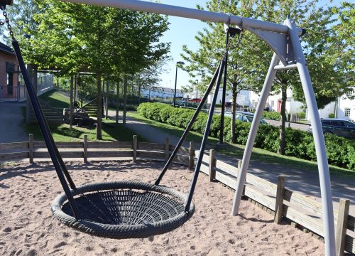 Kompisgunga i sand