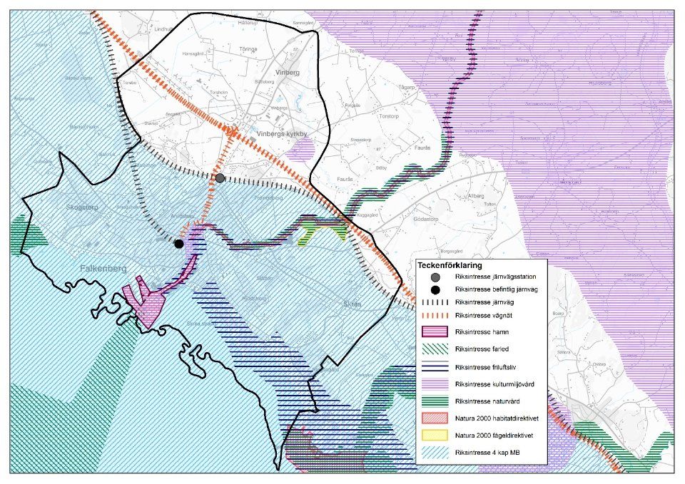 Kartbild  som förklarar olika riksintressen i Falkenberg stad.